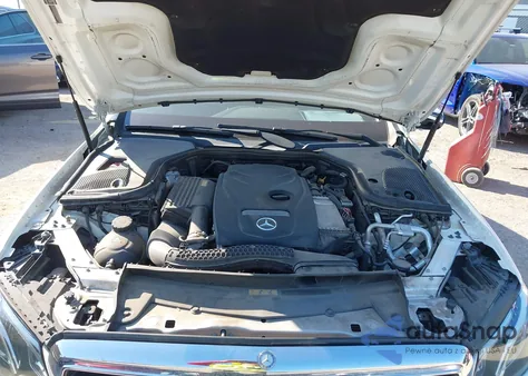 2017 Mercedes-Benz E 300 4Matic z USA, uszkodzony, nr VIN WDDZF4KB0HA075420